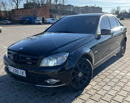 Чорний Мерседес Ц-Клас, об'ємом двигуна 2.2 л та пробігом 422 тис. км за 7570 $, фото 1 на Automoto.ua
