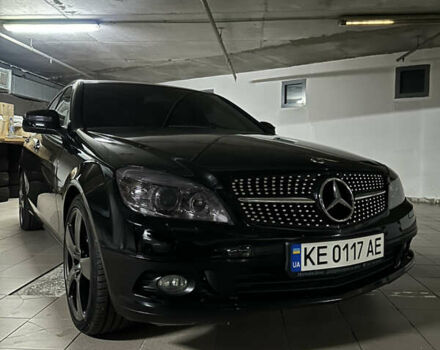 Чорний Мерседес Ц-Клас, об'ємом двигуна 1.8 л та пробігом 67 тис. км за 11500 $, фото 1 на Automoto.ua