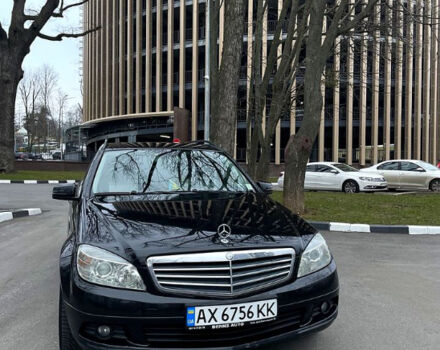 Чорний Мерседес Ц-Клас, об'ємом двигуна 2.1 л та пробігом 266 тис. км за 7500 $, фото 1 на Automoto.ua