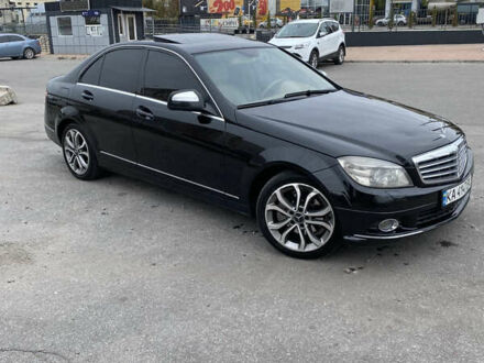 Мерседес Ц-Класс 2008 в Василькове на Automoto.ua Черный Мерседес Ц-Класс, объемом двигателя 3 л и пробегом 300 тыс. км за 8800 $, фото 1 на Automoto.ua