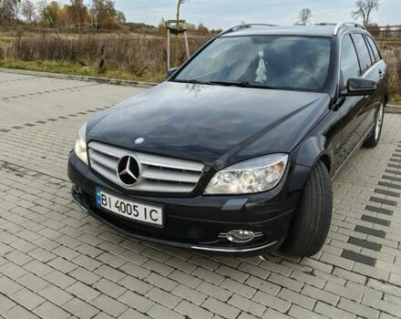 Черный Мерседес Ц-Класс, объемом двигателя 2.1 л и пробегом 310 тыс. км за 7500 $, фото 1 на Automoto.ua