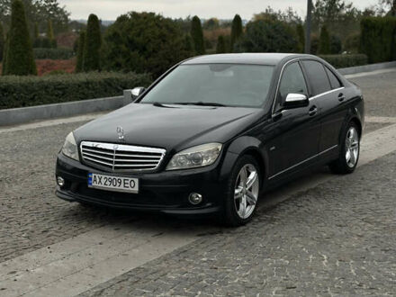 Черный Мерседес Ц-Класс, объемом двигателя 3 л и пробегом 300 тыс. км за 8200 $, фото 1 на Automoto.ua