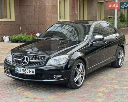 Чорний Мерседес Ц-Клас, об'ємом двигуна 1.8 л та пробігом 128 тис. км за 10300 $, фото 1 на Automoto.ua