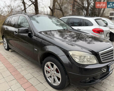 Чорний Мерседес Ц-Клас, об'ємом двигуна 2.2 л та пробігом 326 тис. км за 3699 $, фото 1 на Automoto.ua
