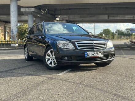 Чорний Мерседес Ц-Клас, об'ємом двигуна 2.1 л та пробігом 280 тис. км за 8600 $, фото 1 на Automoto.ua