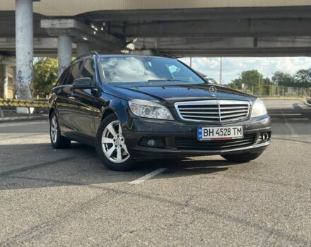 Черный Мерседес Ц-Класс, объемом двигателя 2.1 л и пробегом 280 тыс. км за 8600 $, фото 1 на Automoto.ua