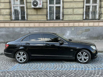 Мерседес Ц-Класс 2009 в Киеве на Automoto.ua Черный Мерседес Ц-Класс, объемом двигателя 1.8 л и пробегом 152 тыс. км за 7800 $, фото 1 на Automoto.ua