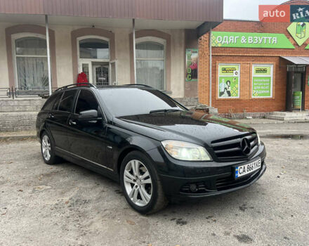 Чорний Мерседес Ц-Клас, об'ємом двигуна 2.14 л та пробігом 210 тис. км за 9700 $, фото 1 на Automoto.ua