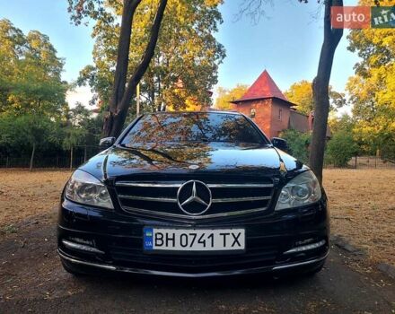 Чорний Мерседес Ц-Клас, об'ємом двигуна 2.2 л та пробігом 250 тис. км за 10700 $, фото 1 на Automoto.ua
