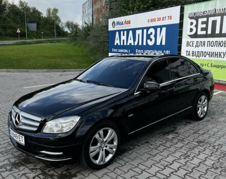 Черный Мерседес Ц-Класс, объемом двигателя 2.99 л и пробегом 302 тыс. км за 10850 $, фото 1 на Automoto.ua