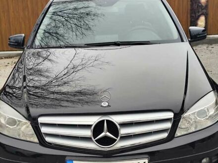 Чорний Мерседес Ц-Клас, об'ємом двигуна 2.1 л та пробігом 350 тис. км за 10800 $, фото 1 на Automoto.ua