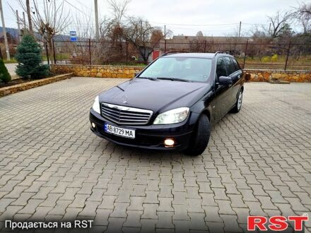 Черный Мерседес Ц-Класс, объемом двигателя 2.1 л и пробегом 305 тыс. км за 8800 $, фото 1 на Automoto.ua