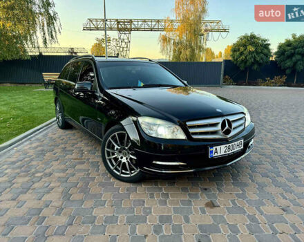 Черный Мерседес Ц-Класс, объемом двигателя 2.2 л и пробегом 295 тыс. км за 10200 $, фото 1 на Automoto.ua