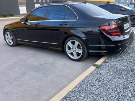 Чорний Мерседес Ц-Клас, об'ємом двигуна 3 л та пробігом 211 тис. км за 12300 $, фото 1 на Automoto.ua