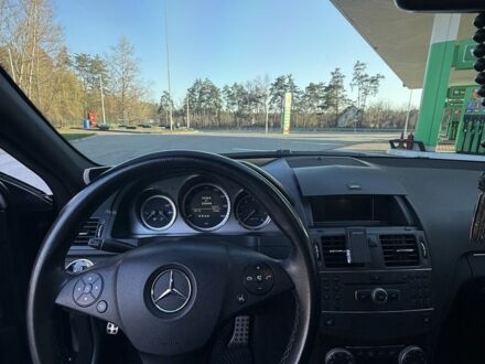 Чорний Мерседес Ц-Клас, об'ємом двигуна 3 л та пробігом 226 тис. км за 10500 $, фото 1 на Automoto.ua