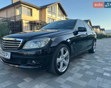 Чорний Мерседес Ц-Клас, об'ємом двигуна 1.8 л та пробігом 270 тис. км за 8900 $, фото 1 на Automoto.ua