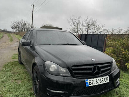 Черный Мерседес Ц-Класс, объемом двигателя 1.8 л и пробегом 170 тыс. км за 11500 $, фото 1 на Automoto.ua