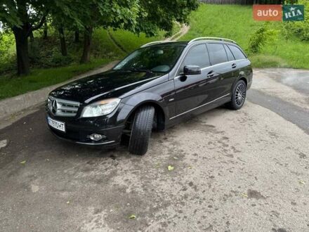 Мерседес Ц-Класс 2011 в Галиче на Automoto.ua Черный Мерседес Ц-Класс, объемом двигателя 2.14 л и пробегом 305 тыс. км за 10300 $, фото 1 на Automoto.ua
