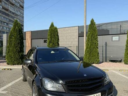 Мерседес Ц-Клас 2011 у Житомирі на Automoto.ua Чорний Мерседес Ц-Клас, об'ємом двигуна 2.14 л та пробігом 261 тис. км за 10000 $, фото 1 на Automoto.ua