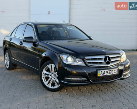 Чорний Мерседес Ц-Клас, об'ємом двигуна 1.8 л та пробігом 147 тис. км за 12000 $, фото 1 на Automoto.ua