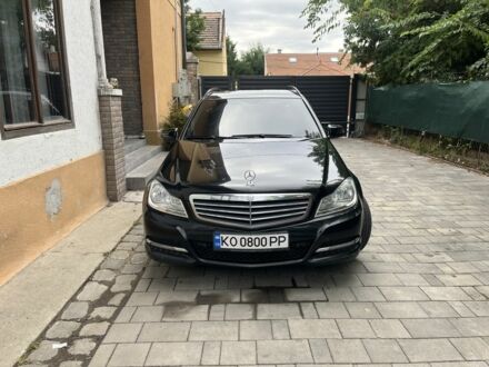 Чорний Мерседес Ц-Клас, об'ємом двигуна 2.1 л та пробігом 290 тис. км за 10500 $, фото 1 на Automoto.ua