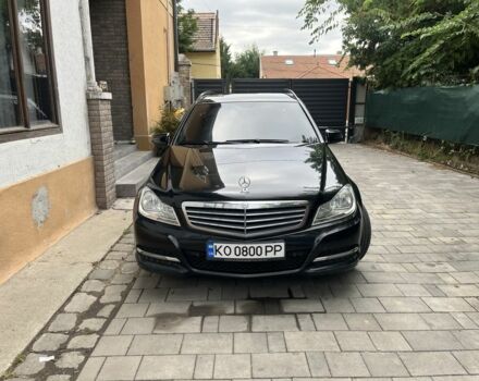 Черный Мерседес Ц-Класс, объемом двигателя 2.1 л и пробегом 290 тыс. км за 10500 $, фото 1 на Automoto.ua
