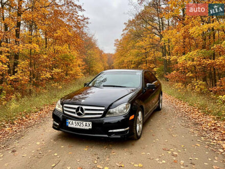 Черный Мерседес Ц-Класс, объемом двигателя 3 л и пробегом 105 тыс. км за 11555 $, фото 1 на Automoto.ua