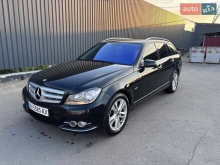 Мерседес Ц-Класс 2011 в Полтаве на Automoto.ua Черный Мерседес Ц-Класс, объемом двигателя 2.2 л и пробегом 300 тыс. км за 10500 $, фото 1 на Automoto.ua
