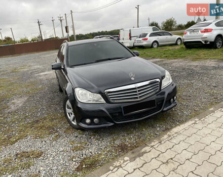 Чорний Мерседес Ц-Клас, об'ємом двигуна 2.2 л та пробігом 240 тис. км за 9900 $, фото 1 на Automoto.ua