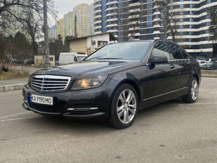 Чорний Мерседес Ц-Клас, об'ємом двигуна 3 л та пробігом 232 тис. км за 12800 $, фото 1 на Automoto.ua