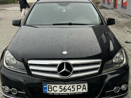 Мерседес Ц-Клас 2012 у Рівному на Automoto.ua Чорний Мерседес Ц-Клас, об'ємом двигуна 2.2 л та пробігом 300 тис. км за 11800 $, фото 1 на Automoto.ua