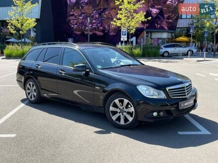 Чорний Мерседес Ц-Клас, об'ємом двигуна 2.14 л та пробігом 284 тис. км за 10990 $, фото 1 на Automoto.ua