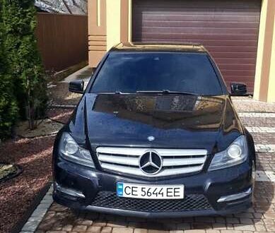 Мерседес Ц-Класс 2013 в Черновцах на Automoto.ua Черный Мерседес Ц-Класс, объемом двигателя 2.2 л и пробегом 300 тыс. км за 13500 $, фото 1 на Automoto.ua