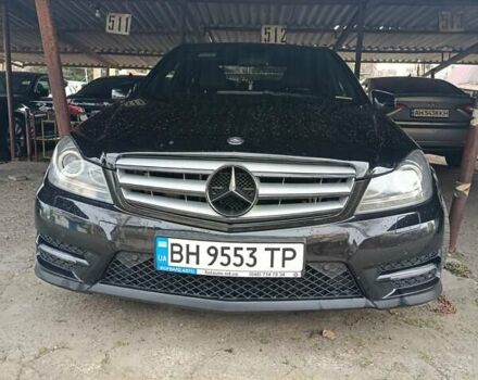 Чорний Мерседес Ц-Клас, об'ємом двигуна 2.14 л та пробігом 213 тис. км за 12300 $, фото 1 на Automoto.ua
