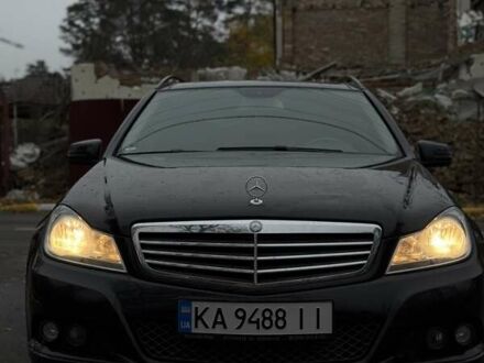 Черный Мерседес Ц-Класс, объемом двигателя 2.14 л и пробегом 277 тыс. км за 13999 $, фото 1 на Automoto.ua