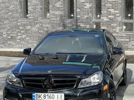 Мерседес Ц-Класс 2013 в Ровно на Automoto.ua Черный Мерседес Ц-Класс, объемом двигателя 1.8 л и пробегом 176 тыс. км за 12600 $, фото 1 на Automoto.ua