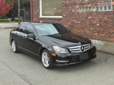 Черный Мерседес Ц-Класс, объемом двигателя 1.8 л и пробегом 87 тыс. км за 5000 $, фото 1 на Automoto.ua