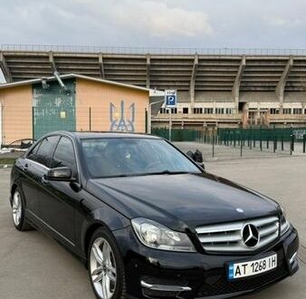 Черный Мерседес Ц-Класс, объемом двигателя 1.8 л и пробегом 235 тыс. км за 13000 $, фото 1 на Automoto.ua