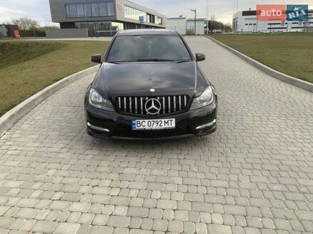 Мерседес Ц-Класс 2014 в Львове на Automoto.ua Черный Мерседес Ц-Класс, объемом двигателя 3.5 л и пробегом 162 тыс. км за 12800 $, фото 1 на Automoto.ua
