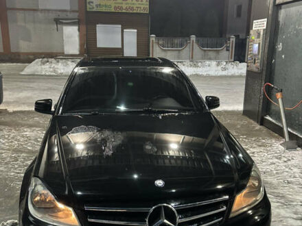 Черный Мерседес Ц-Класс, объемом двигателя 1.8 л и пробегом 155 тыс. км за 12500 $, фото 1 на Automoto.ua
