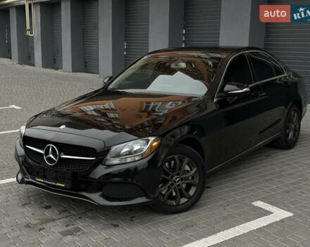 Чорний Мерседес Ц-Клас, об'ємом двигуна 2 л та пробігом 150 тис. км за 15950 $, фото 1 на Automoto.ua