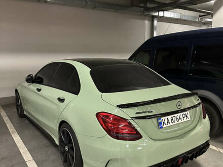 Черный Мерседес Ц-Класс, объемом двигателя 1.99 л и пробегом 211 тыс. км за 20000 $, фото 1 на Automoto.ua