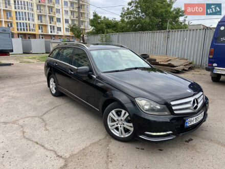 Мерседес Ц-Класс 2014 в Одессе на Automoto.ua Черный Мерседес Ц-Класс, объемом двигателя 2.14 л и пробегом 368 тыс. км за 12000 $, фото 1 на Automoto.ua