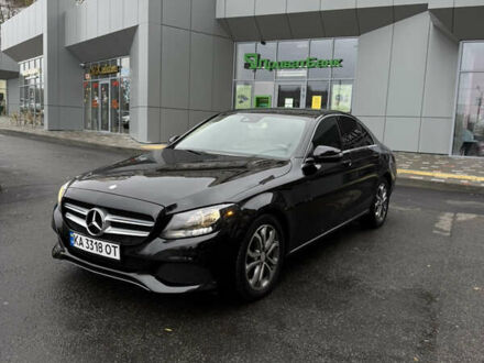 Черный Мерседес Ц-Класс, объемом двигателя 1.99 л и пробегом 235 тыс. км за 14999 $, фото 1 на Automoto.ua