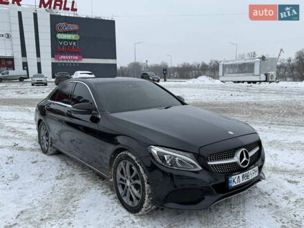 Черный Мерседес Ц-Класс, объемом двигателя 2.14 л и пробегом 177 тыс. км за 25500 $, фото 1 на Automoto.ua