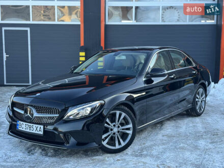 Чорний Мерседес Ц-Клас, об'ємом двигуна 1.99 л та пробігом 74 тис. км за 17999 $, фото 1 на Automoto.ua