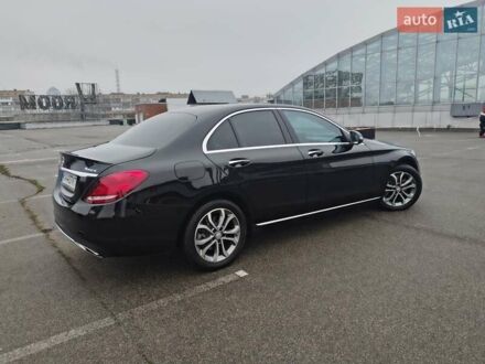 Чорний Мерседес Ц-Клас, об'ємом двигуна 1.99 л та пробігом 105 тис. км за 21500 $, фото 1 на Automoto.ua