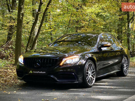 Черный Мерседес Ц-Класс, объемом двигателя 3.98 л и пробегом 63 тыс. км за 46990 $, фото 1 на Automoto.ua