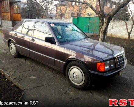 Фиолетовый Мерседес Ц-Класс, объемом двигателя 1.8 л и пробегом 190 тыс. км за 5000 $, фото 1 на Automoto.ua