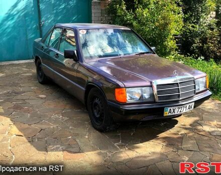 Фиолетовый Мерседес Ц-Класс, объемом двигателя 1.8 л и пробегом 190 тыс. км за 5000 $, фото 5 на Automoto.ua